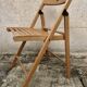 Chaise pliante en bois couleur miel
