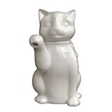 Small teapot in the shape of a cat