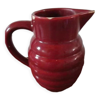 Pitcher burgundy