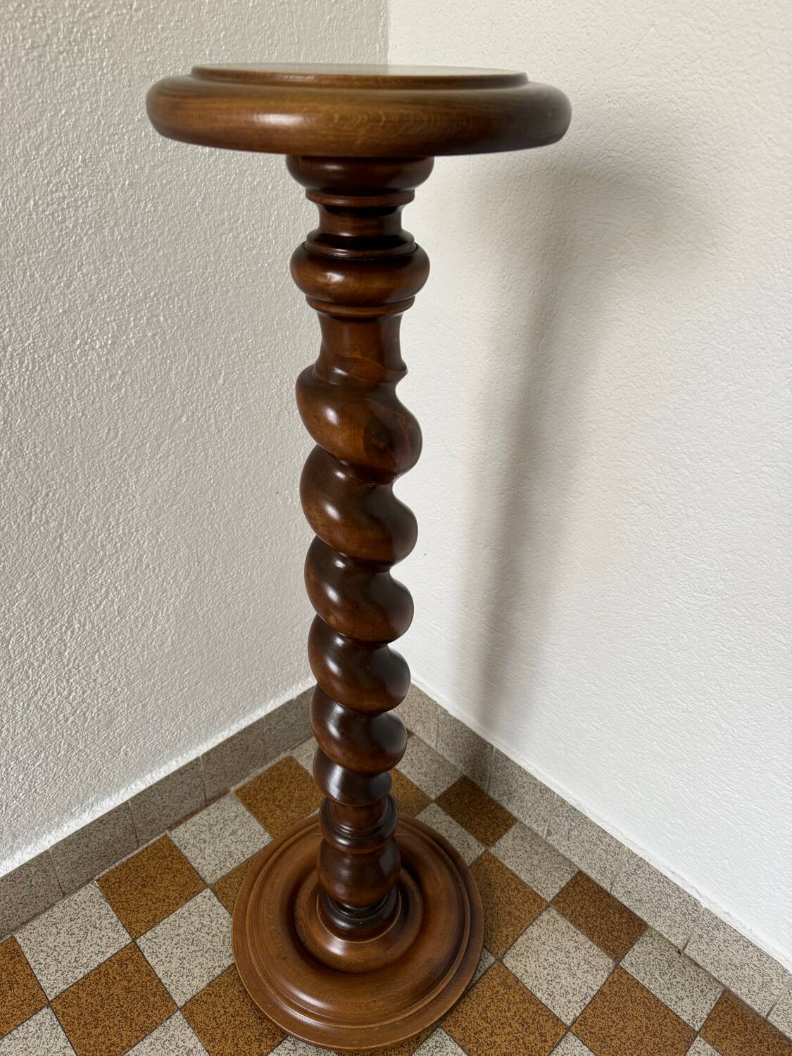 Twisted wooden column from the 60s