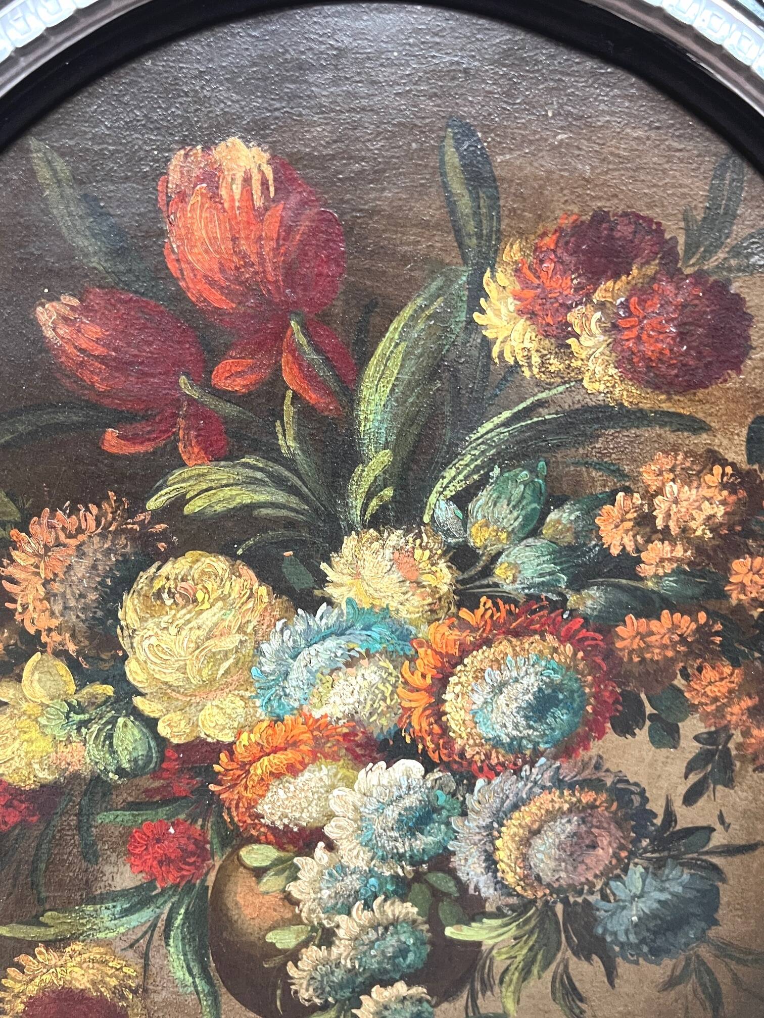 Nature morte ancienne avec des fleurs.