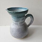 Pichet en céramique émaillée verte signé Accolay