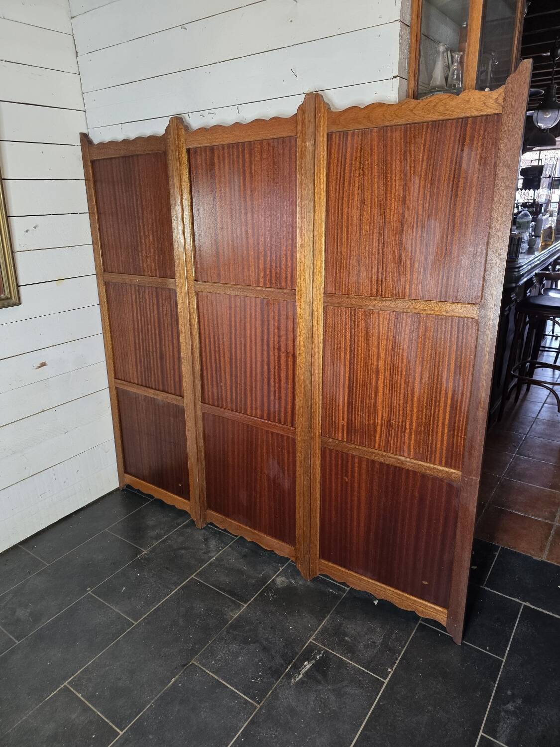 Three-panel screen in mahogany