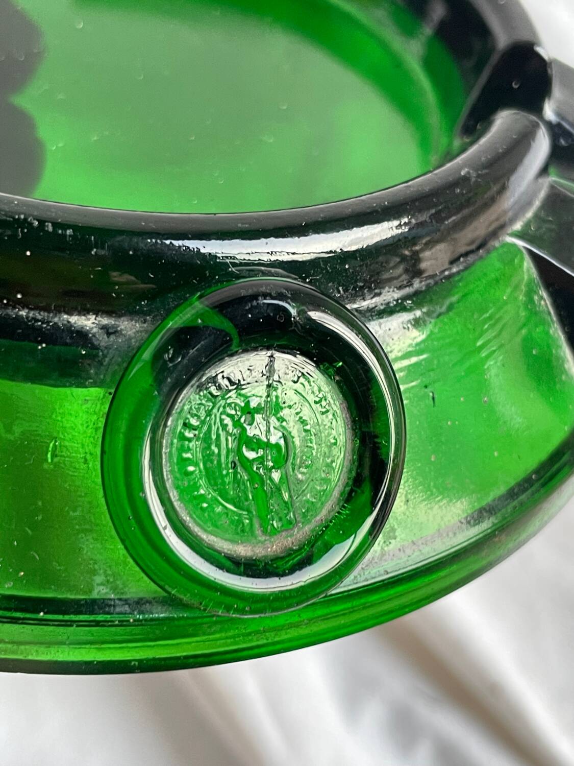 Green glass ashtray 70