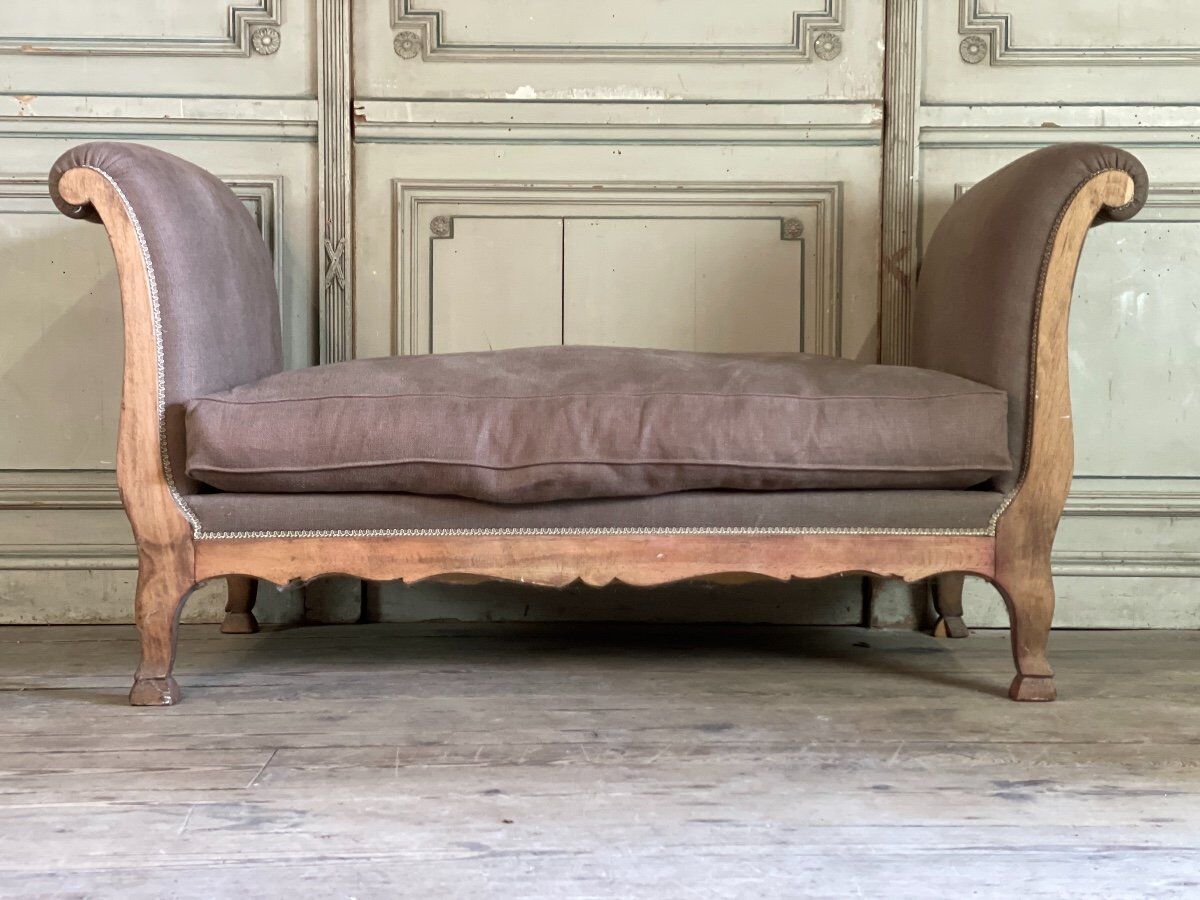 Louis XV style daybed
