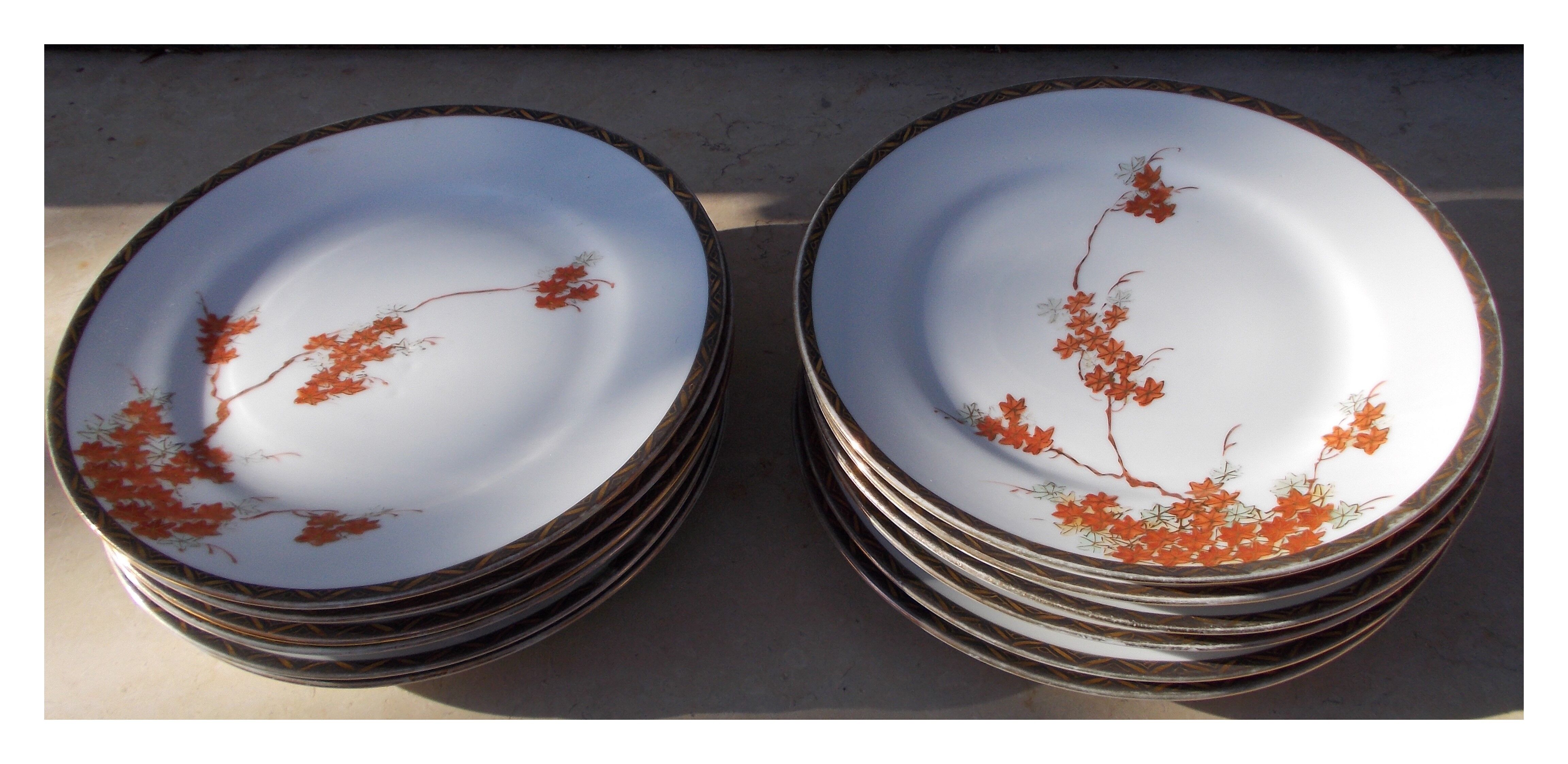 Porcelaine vintage Japon 12 assiettes dessert décor érables