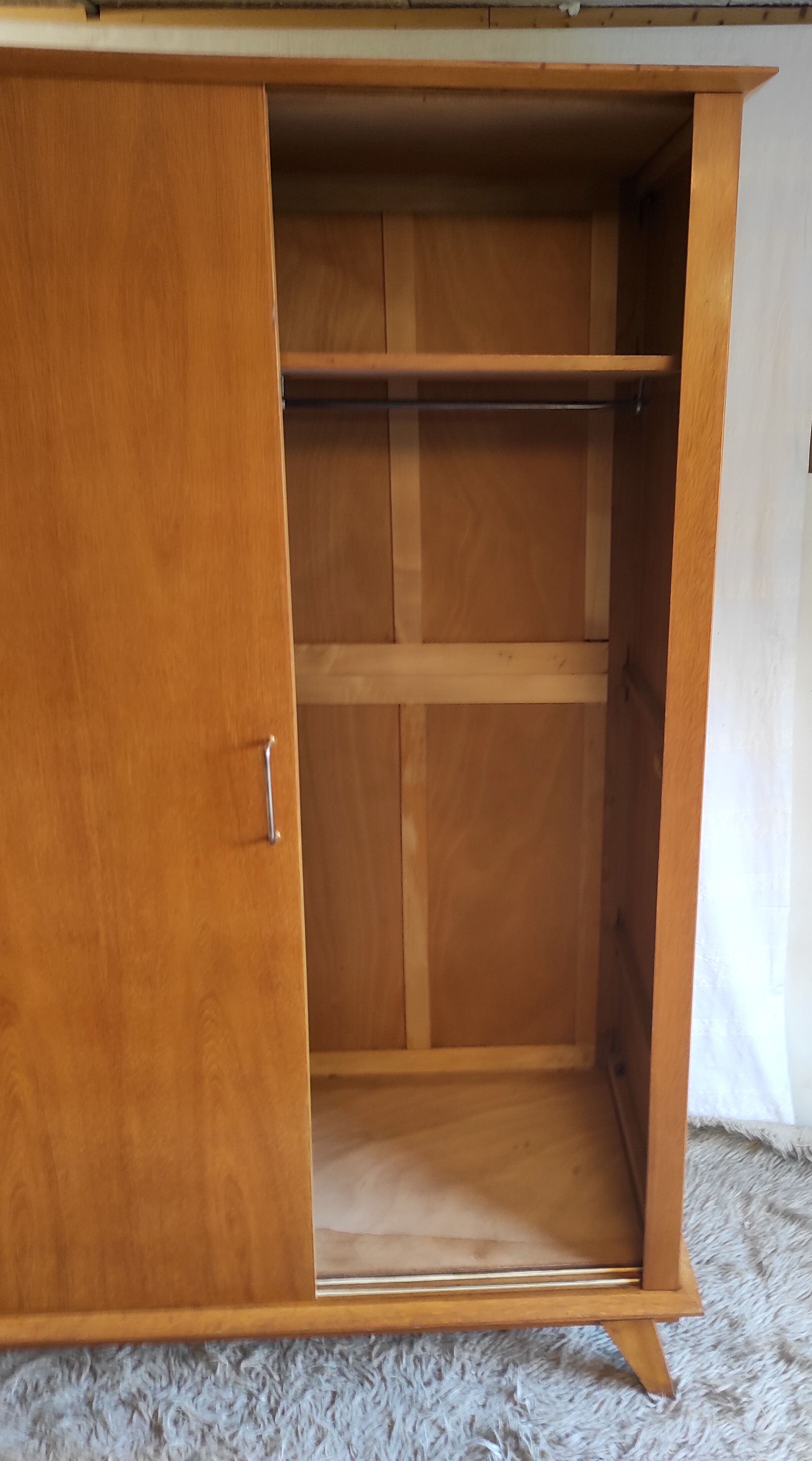 Compas feet cabinet 2 oak sliding doors - 50s
