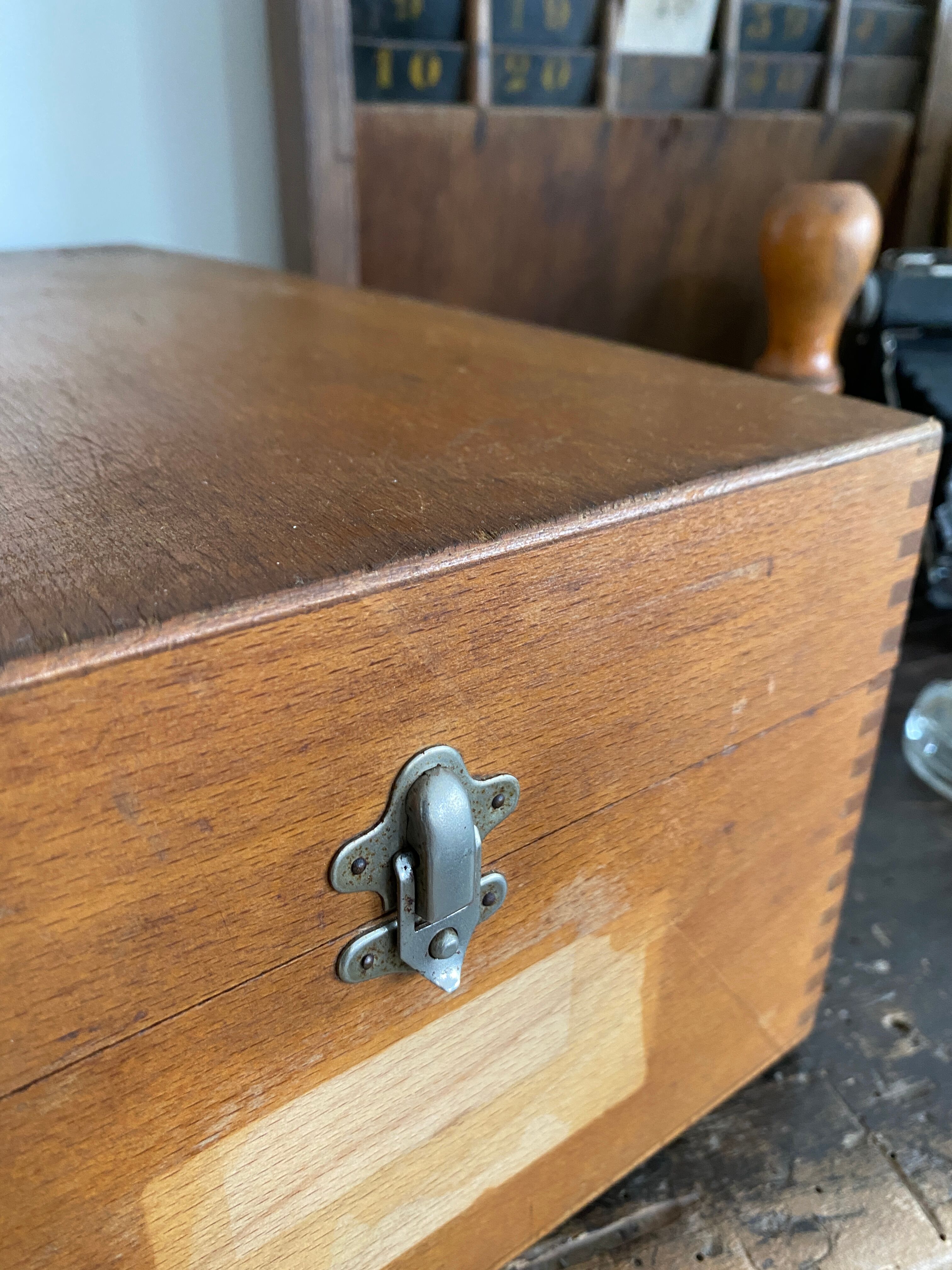 Set of 2 wooden plug boxes