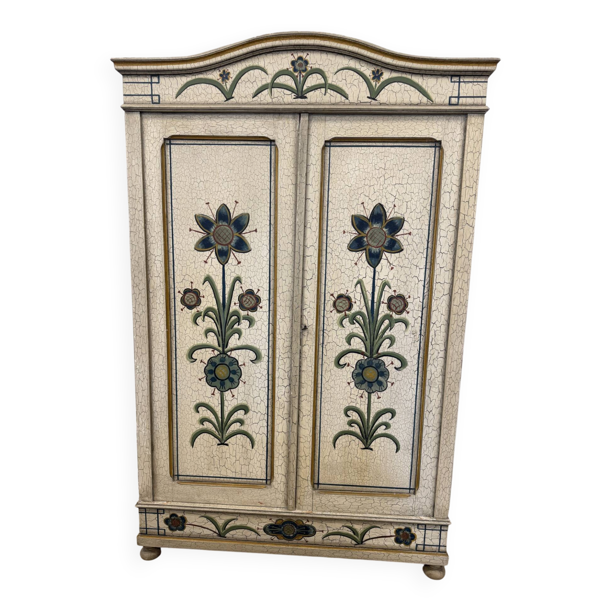 Vosgian wardrobe in painted wood
