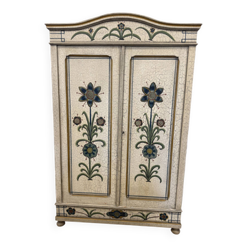 Vosgian wardrobe in painted wood