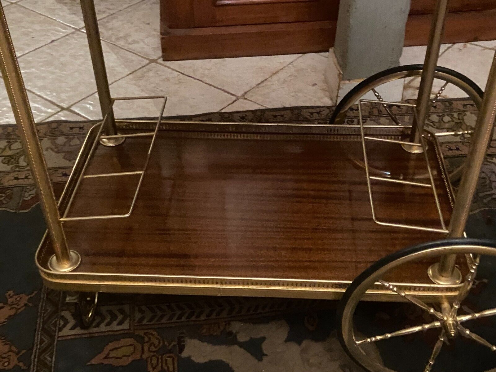 Servant table in gilded metal and mahogany mid-twentieth century
