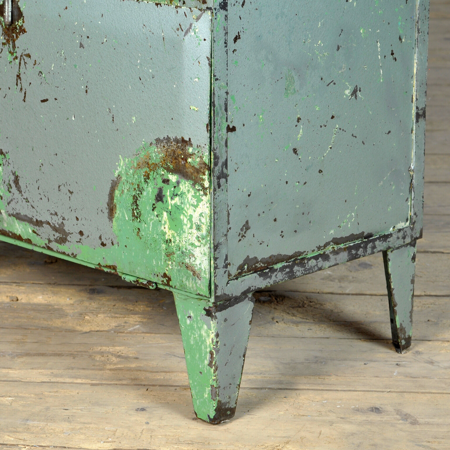 Armoire en fer industriel avec 4 tiroirs, années 1960