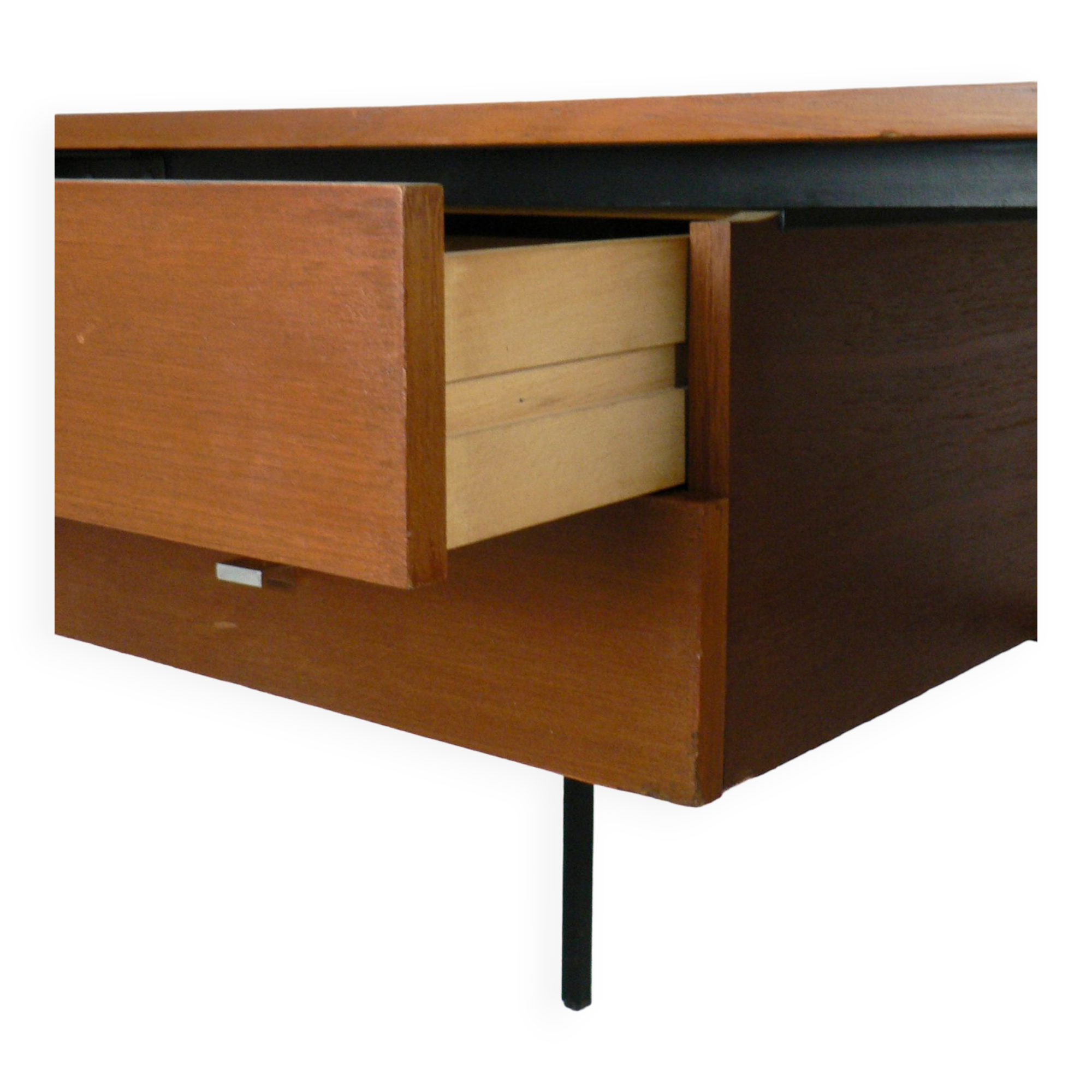 A “student” office by Pierre Guariche for Meurop