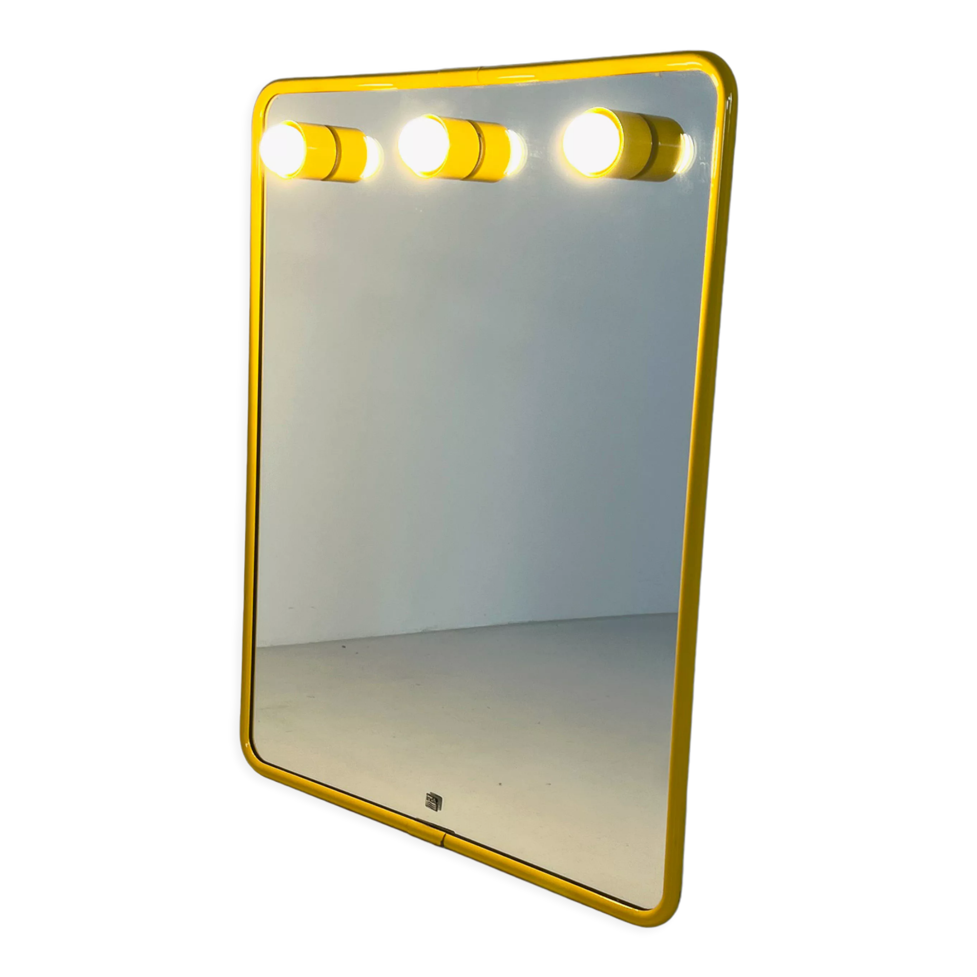 Mirror with integrated yellow metal bulbs, 1970