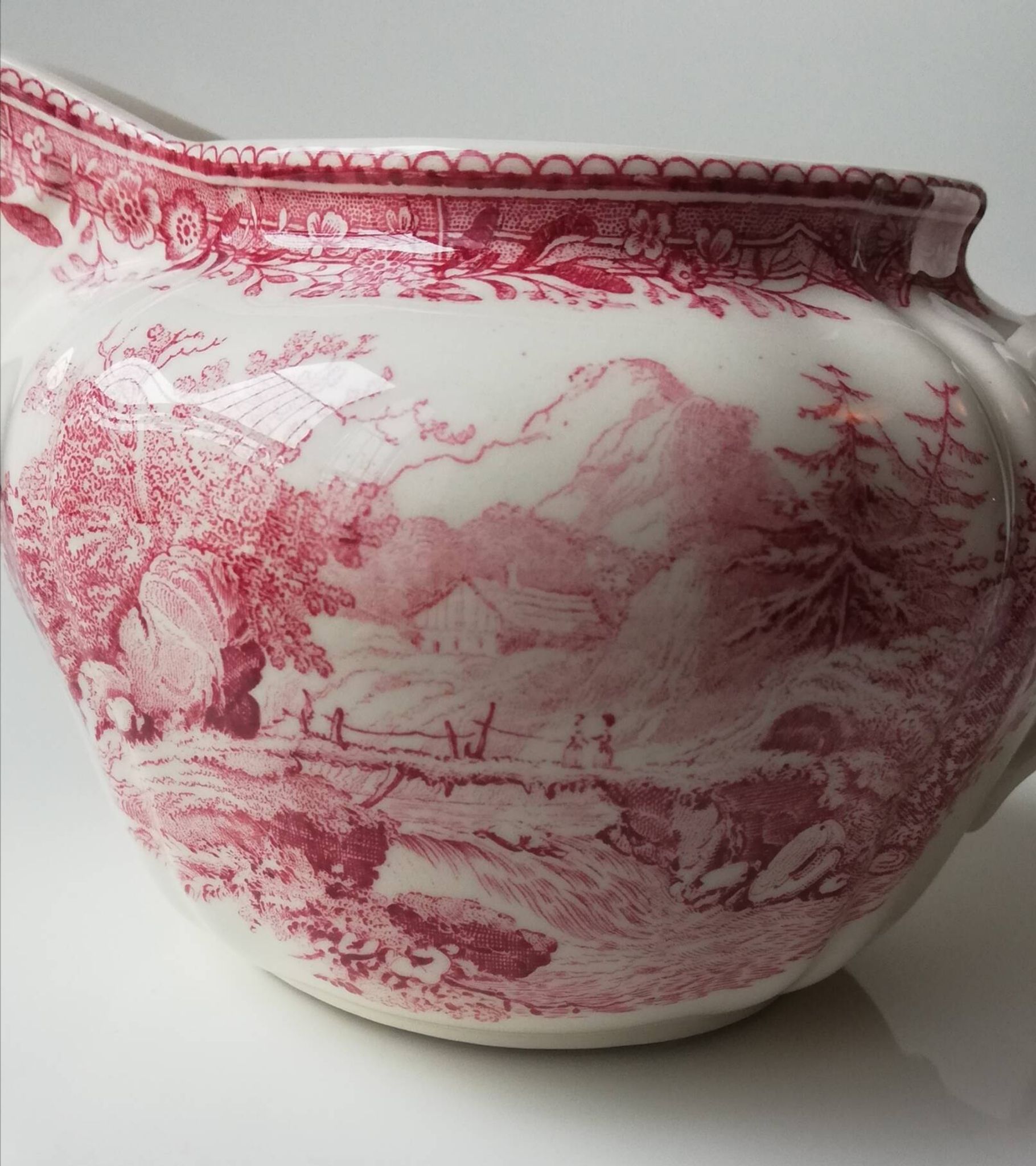 Villeroy and Boch Burgeland porcelain gravy boat