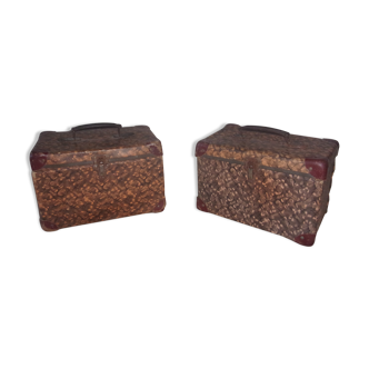 Set of 2 cardboard suitcases