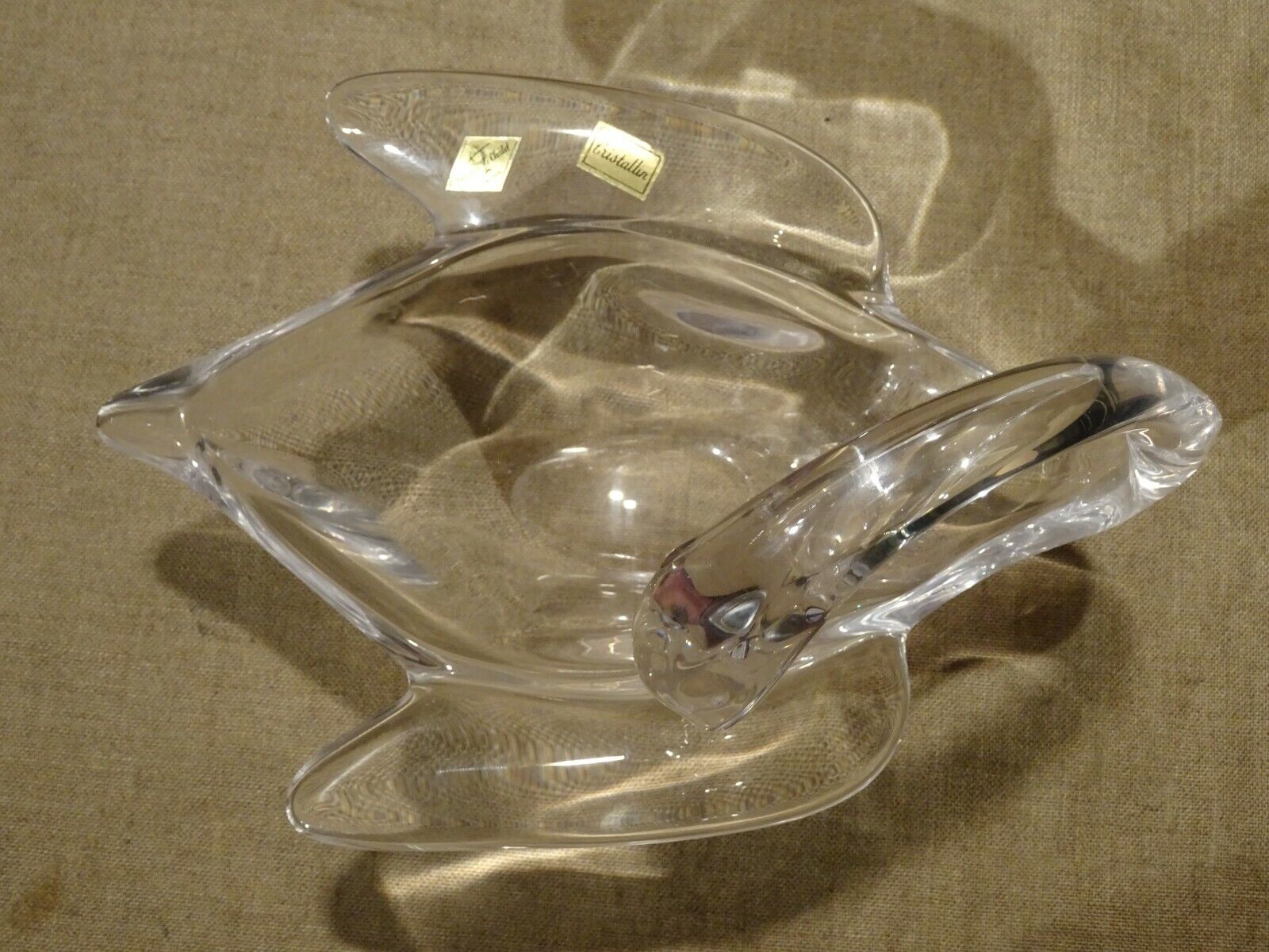 Empty crystal cut pocket swan valves