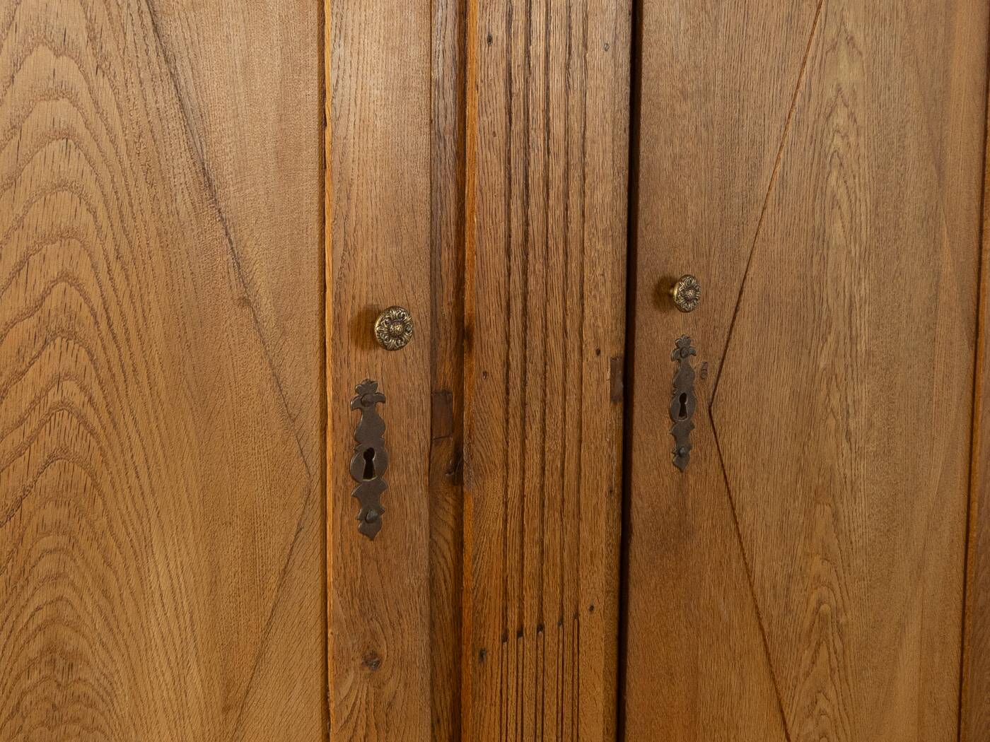 Classicist wardrobe from around 1840, solid oak, Austria