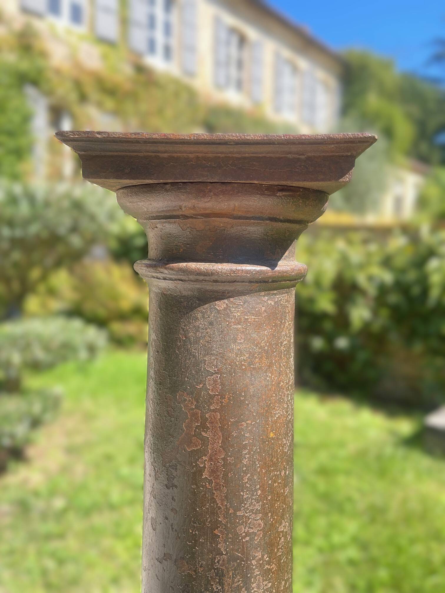 Column in antique cast iron