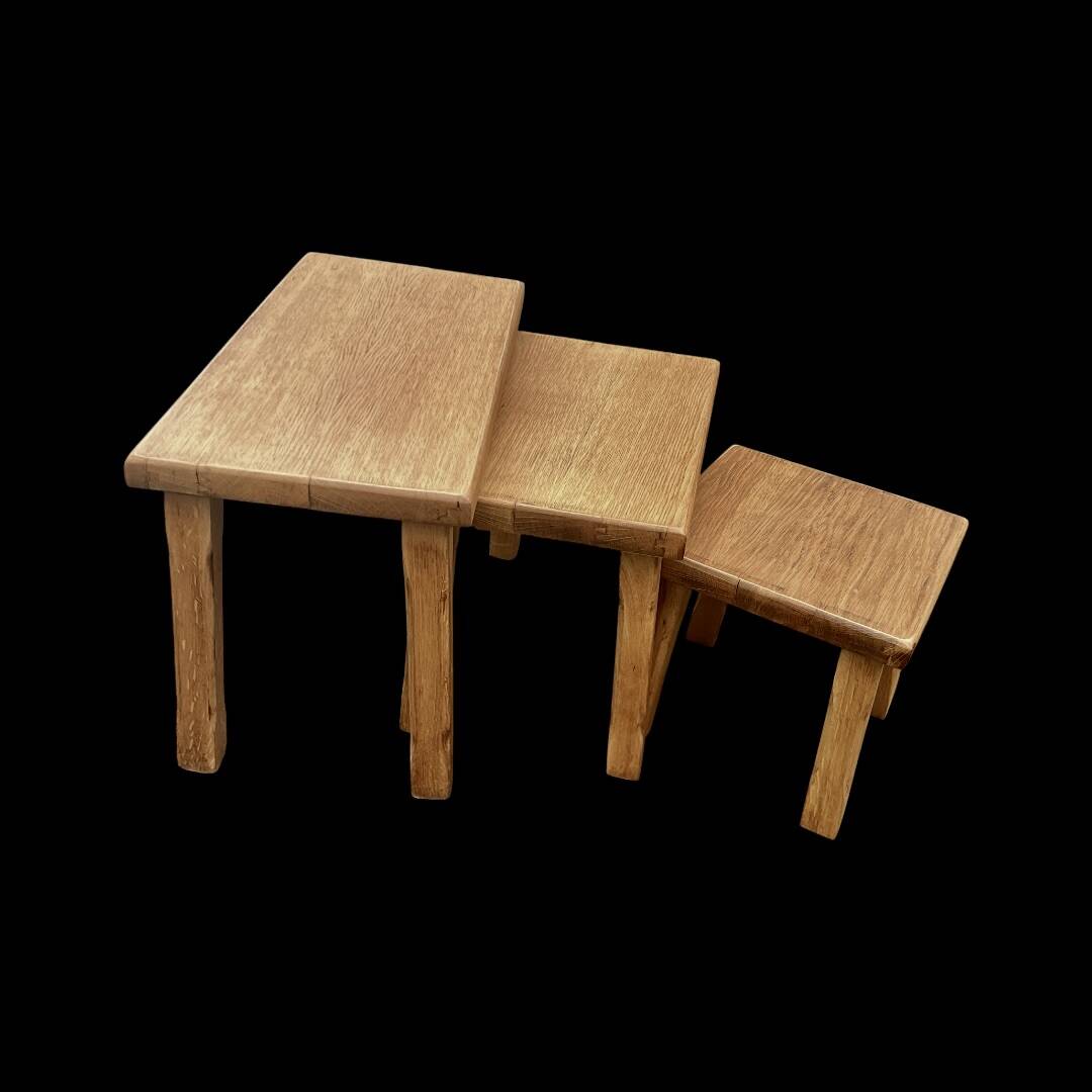 Trio of Brutalist nesting tables in solid oak – 1960s/70s