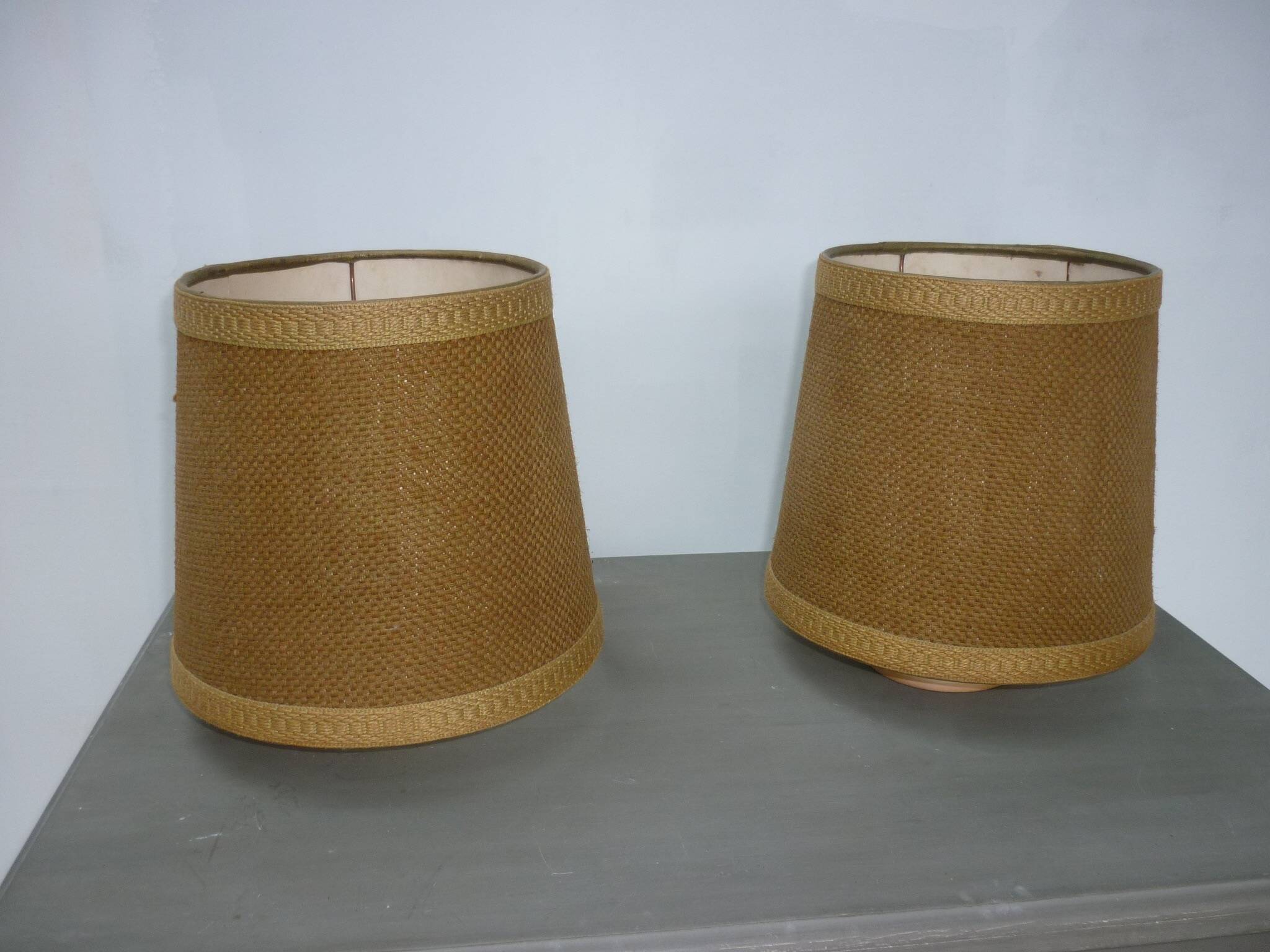 Paire d'abat-jour en jute beige foncé