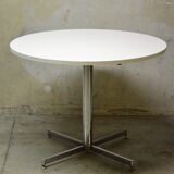 Round table dining room of the 60s/70s vintage design