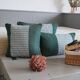 Coussin décoratif ethnique vert sapin