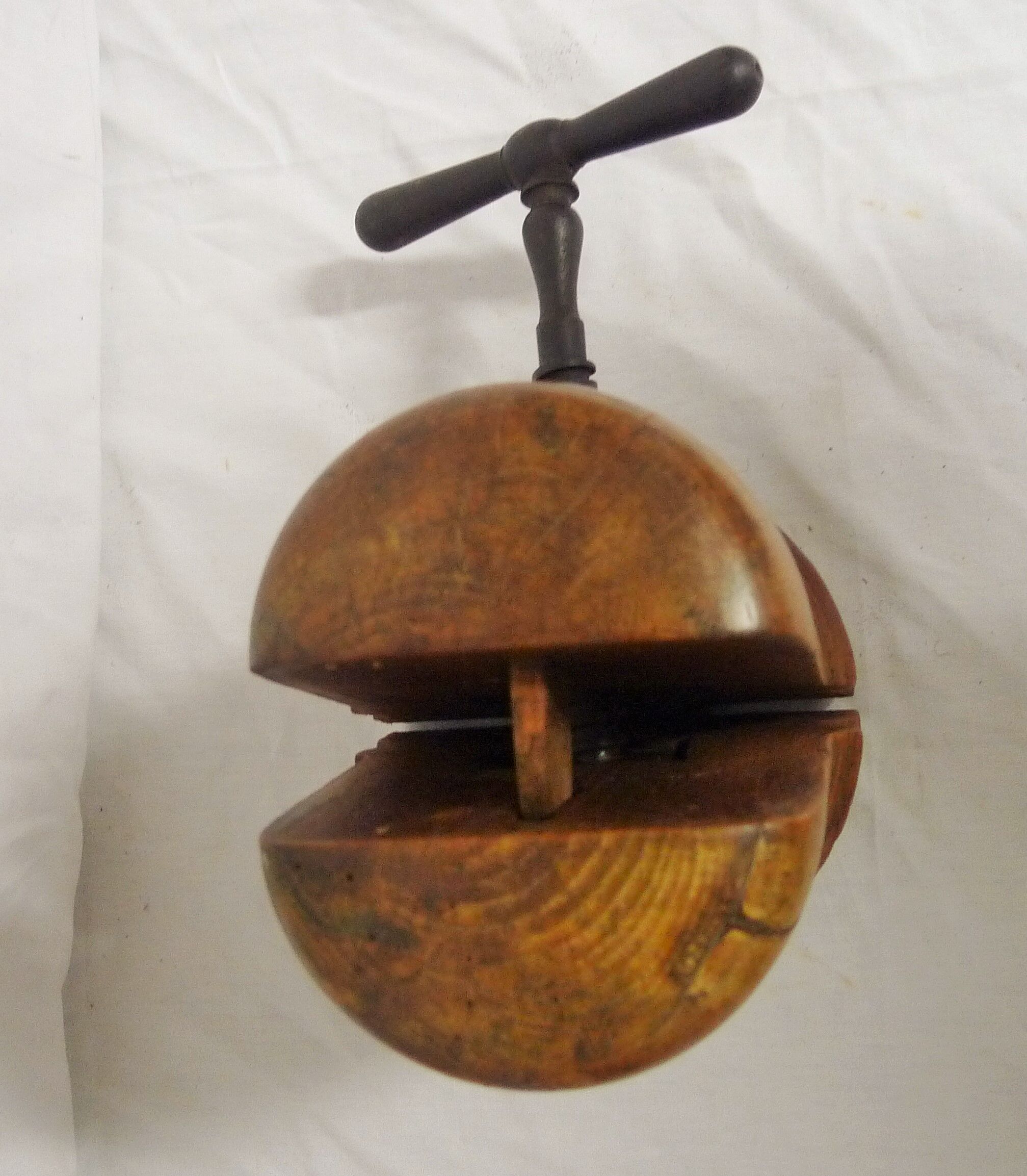 Wooden hat-wearing equalizer