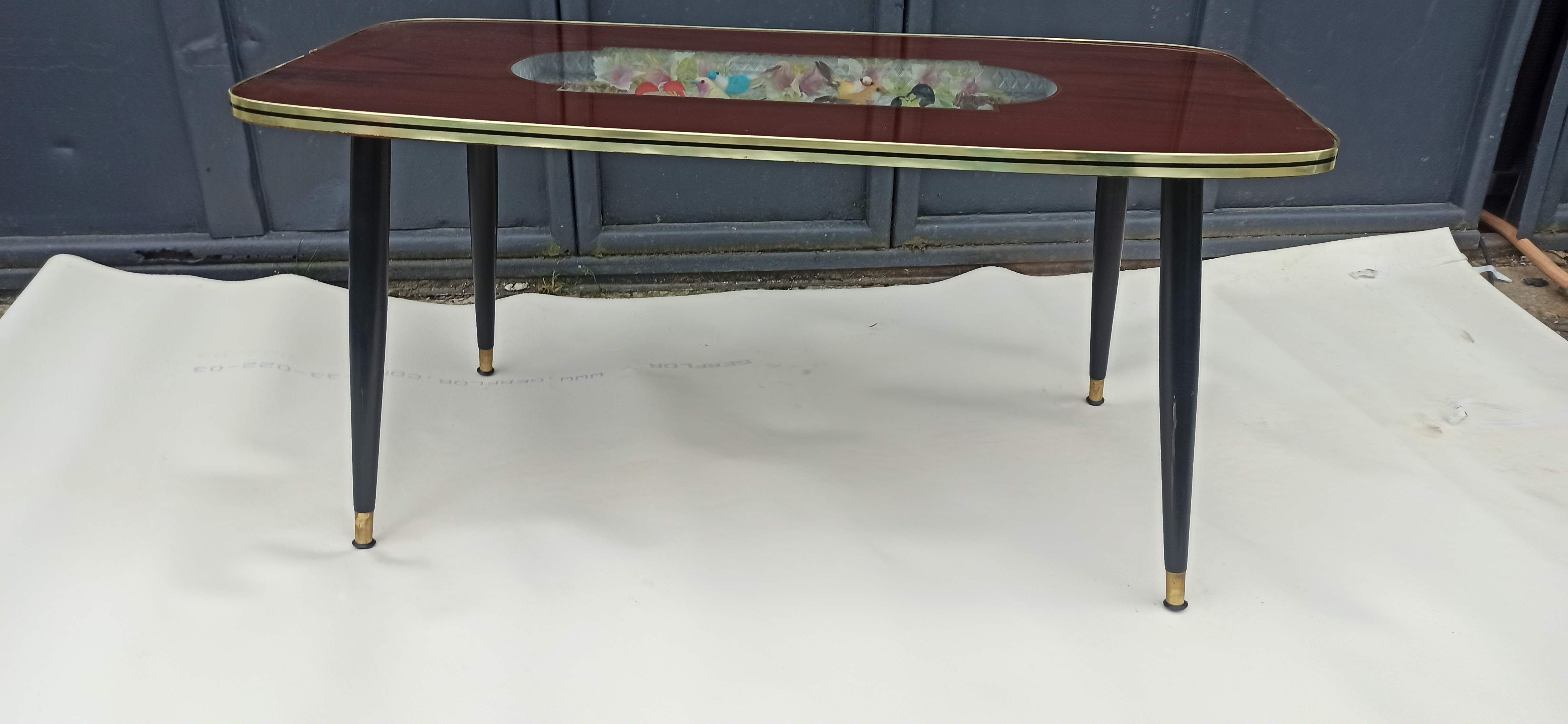 Coffee table of the 50s compass showcase bird and cherry