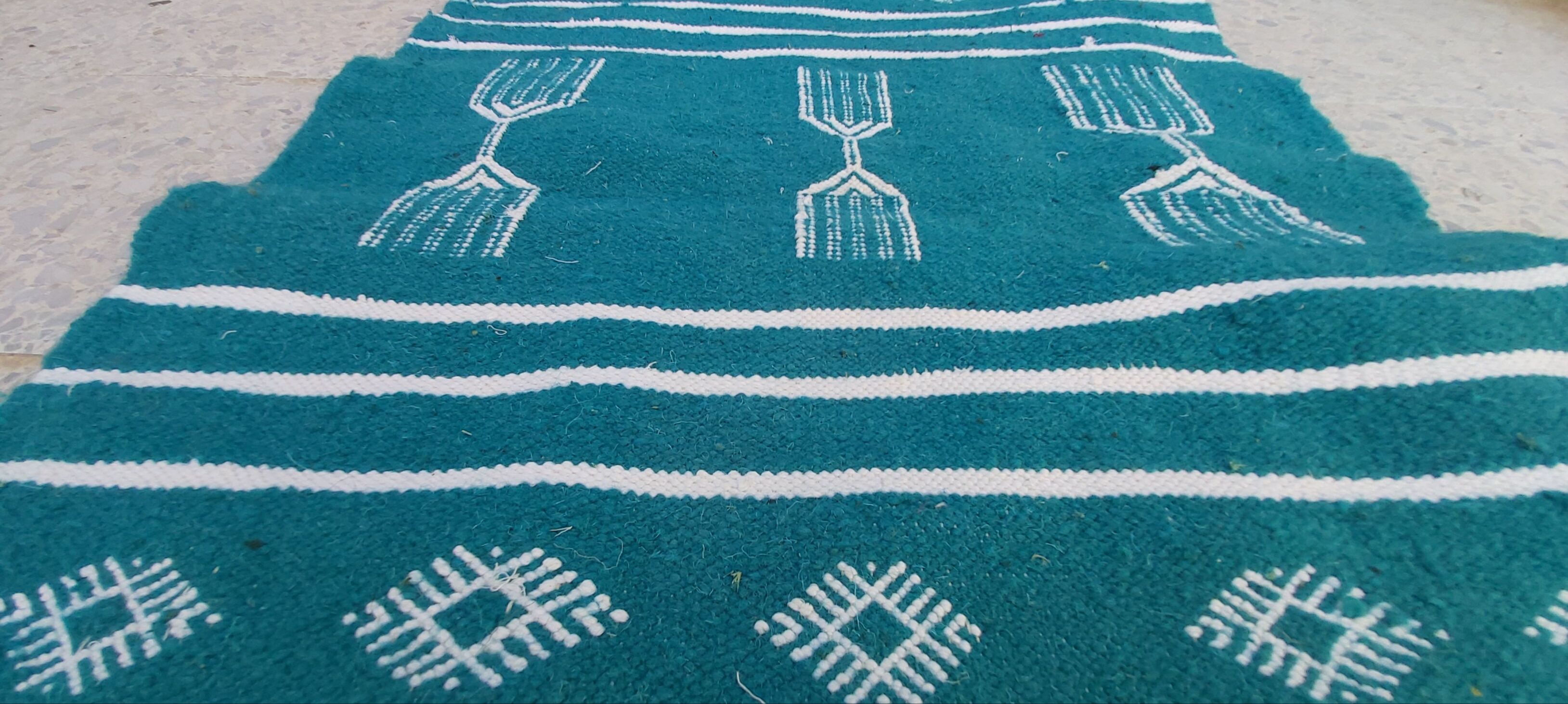 Handmade blue and white kilim rug in pure wool 110x60