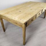 Farm table