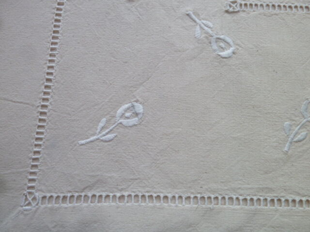 Drap ancien en métis  bis avec broderies et jours en retour 2.10 x 2.80 m