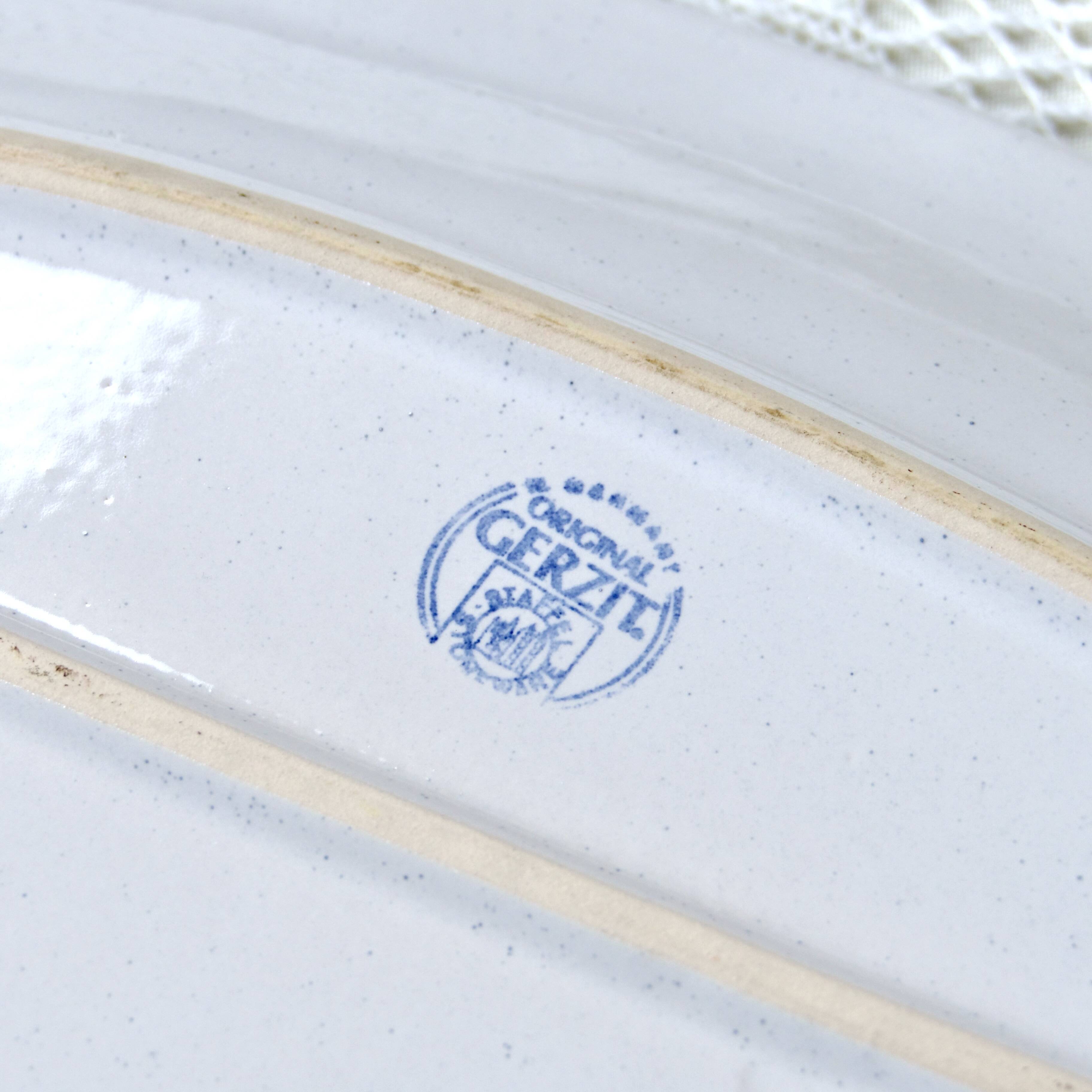 Antique fish-shaped earthenware dinner service signed West Germany Staffel