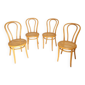 Quatre chaises bistrot