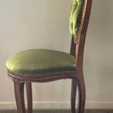 Chaise ancienne en bois et velours capitonné