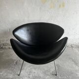 Pierre Paulin Slice Chair for Artifort — Black Leather Sculptural 1960s Lounge Chair, Metal Legs