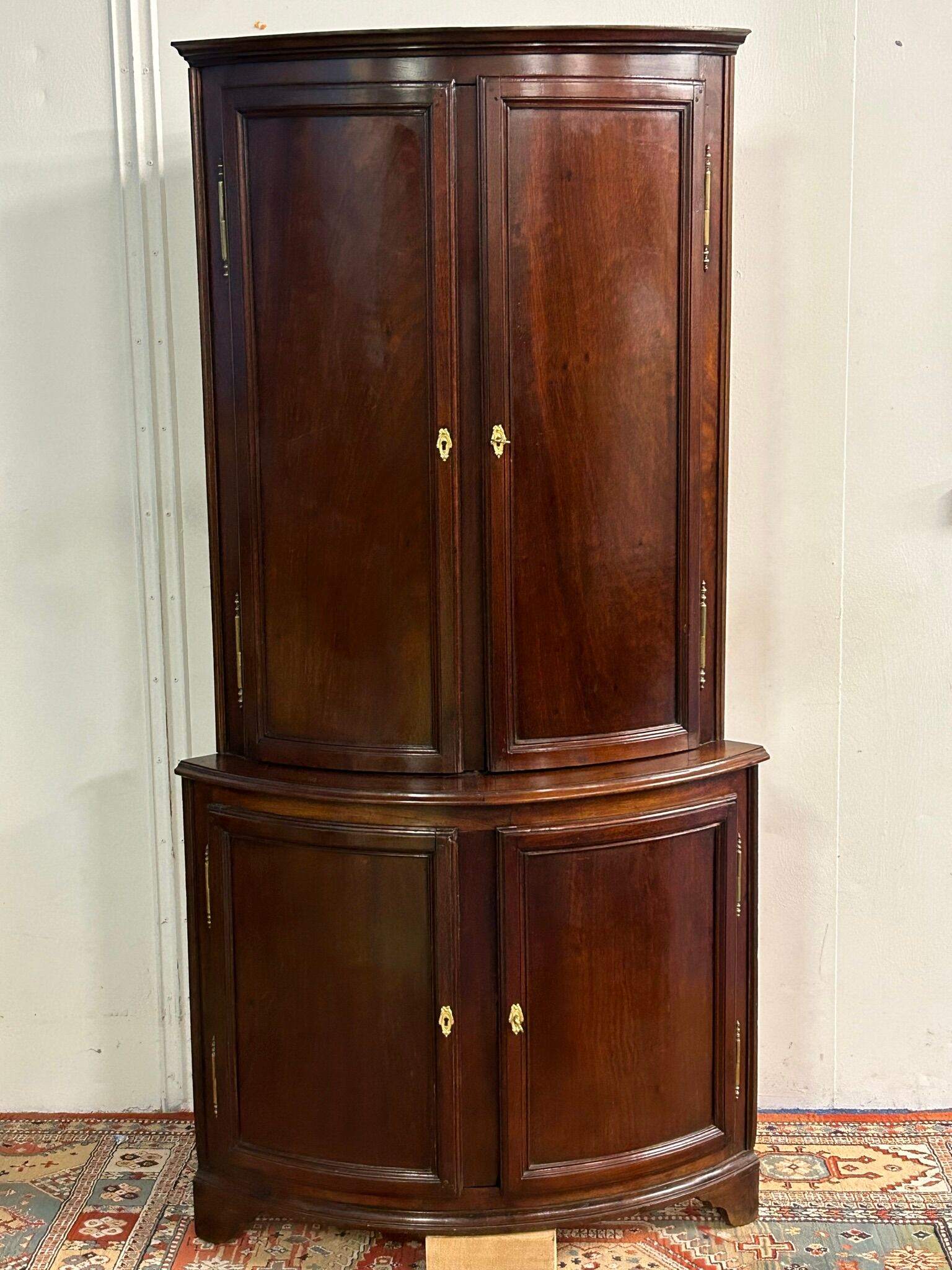 Encoignure en acajou de style Louis XVI