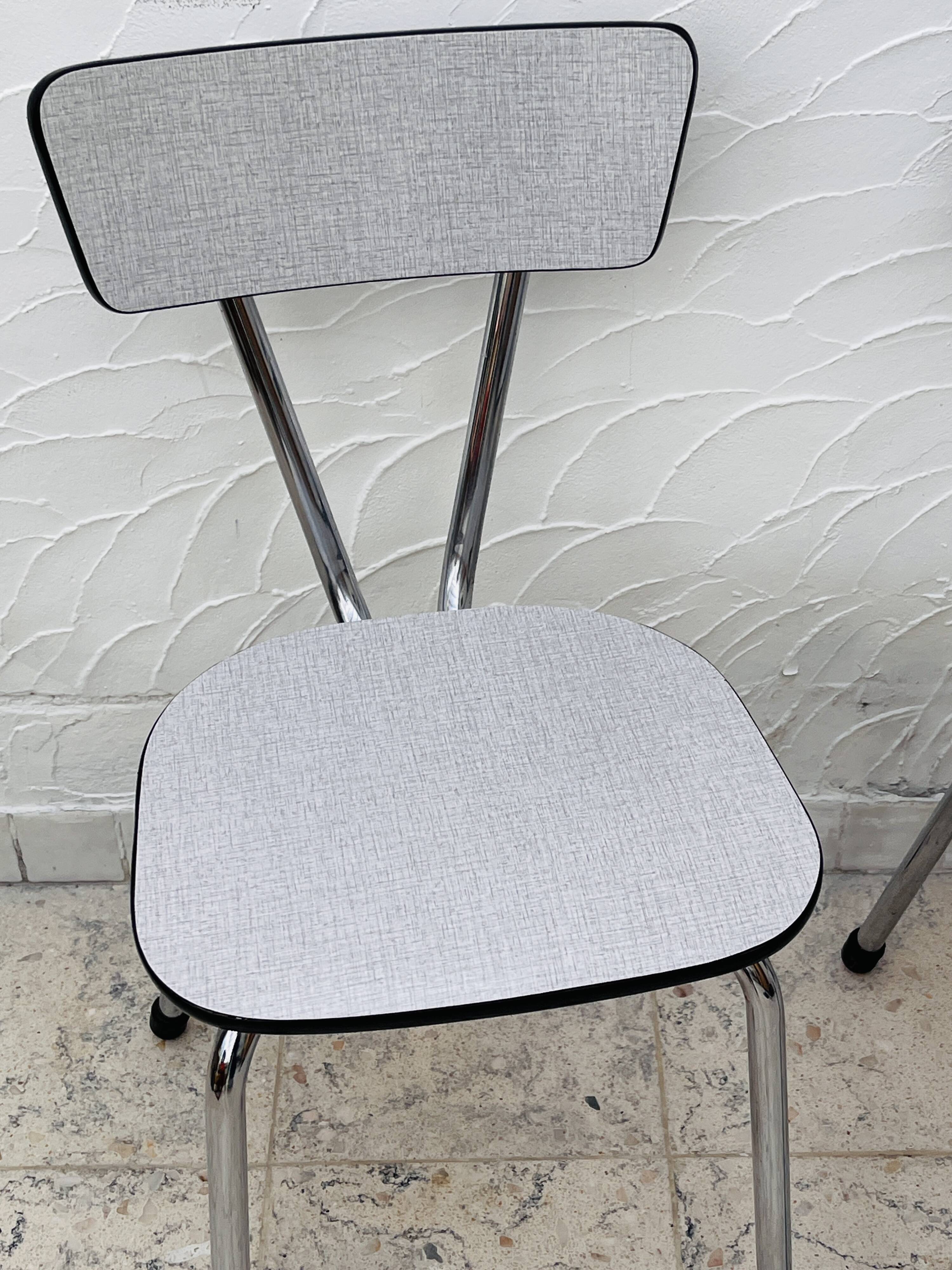 Set of 2 Formica chairs