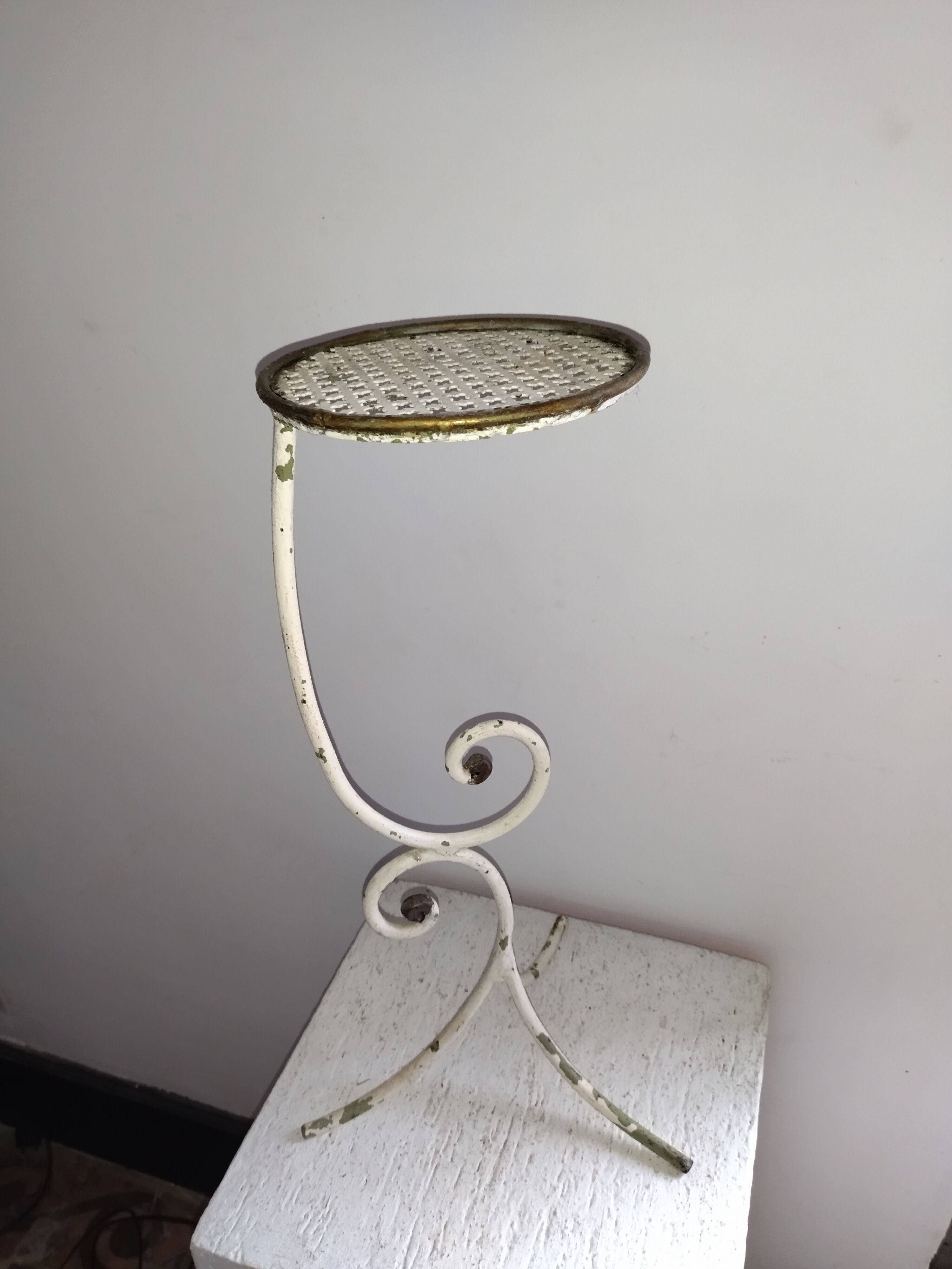 Wrought iron harness 60