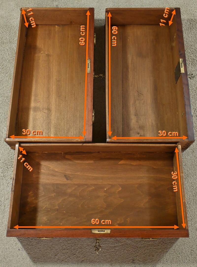 Small Mahogany Chest of Drawers – Part 1 of the 20th Century