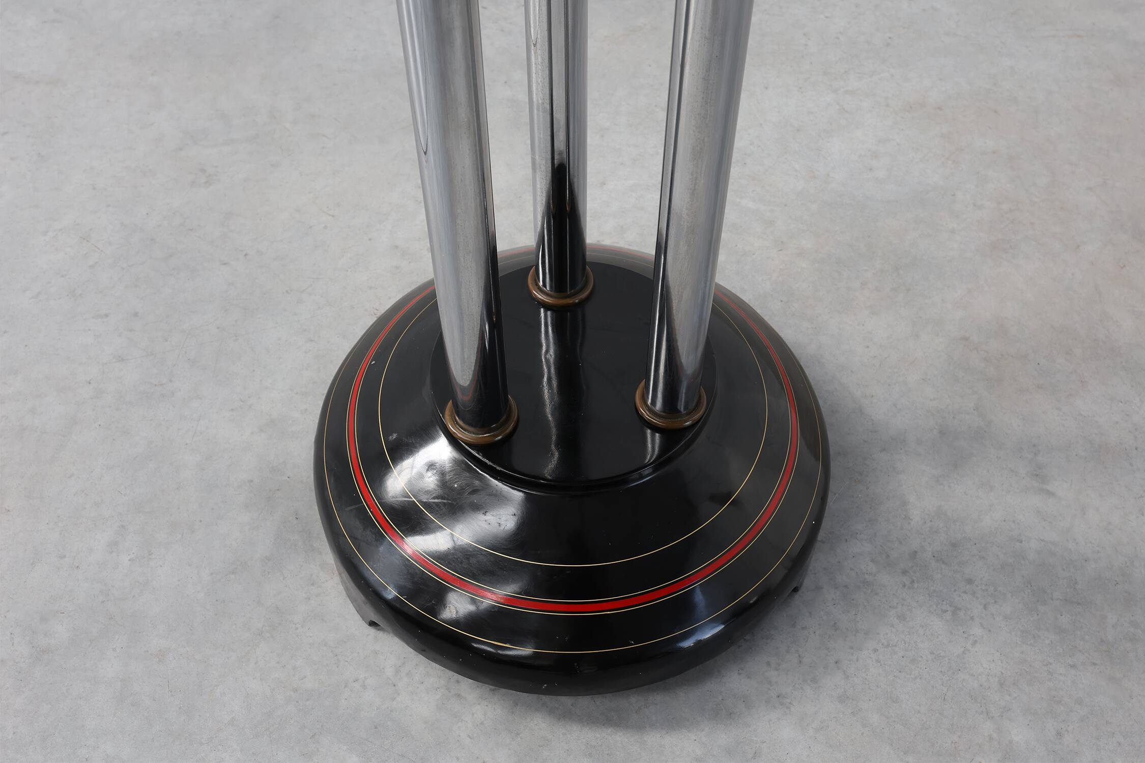 Art Deco pedestal table with black lacquered base, France 1920s