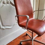 Oxford armchair by Fritz Hansen in walnut leather