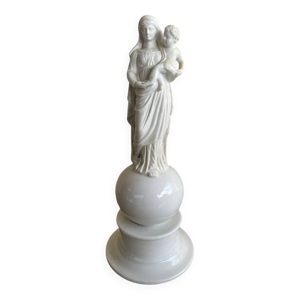 Figurine de madone en