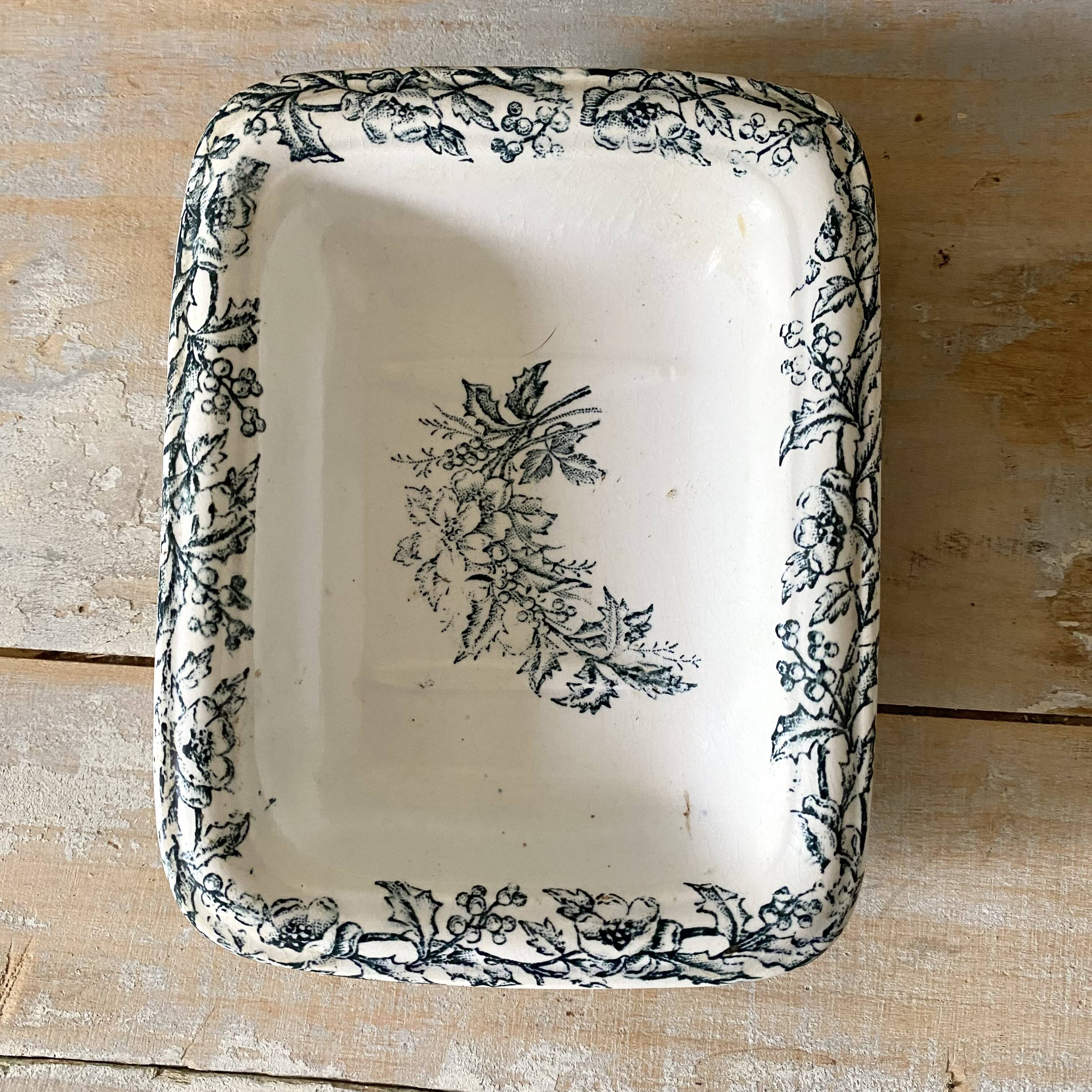 Antique iron earth soap dish