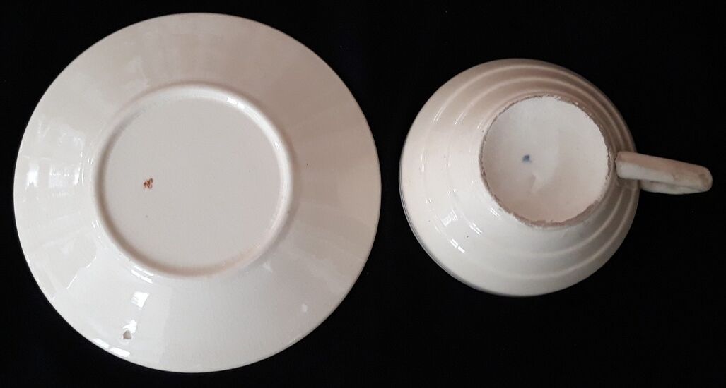 Set of coffee cups and its sub-cups - 70s