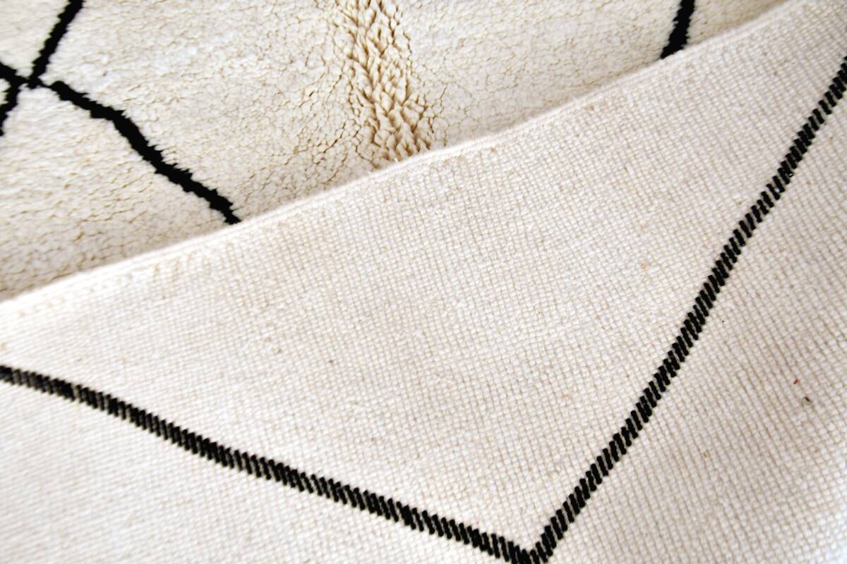 Beni Mrirt rug 270 x 166 cm New