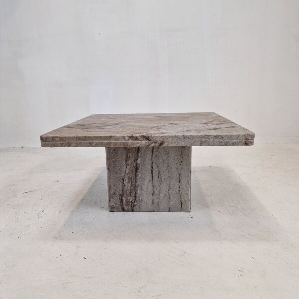 Table d’appoint en granit, années 1980