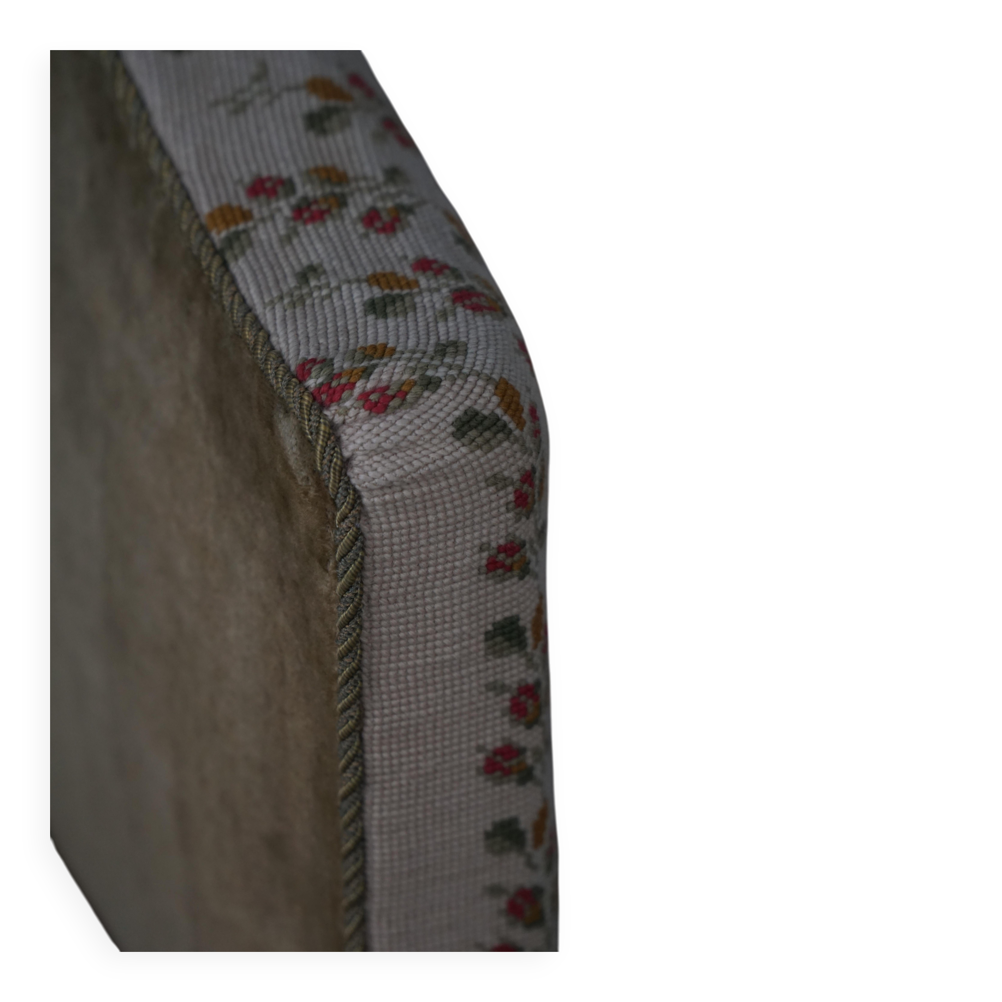 Fauteuil danois moderne en bois tourné avec tissu floral, début du XXe siècle