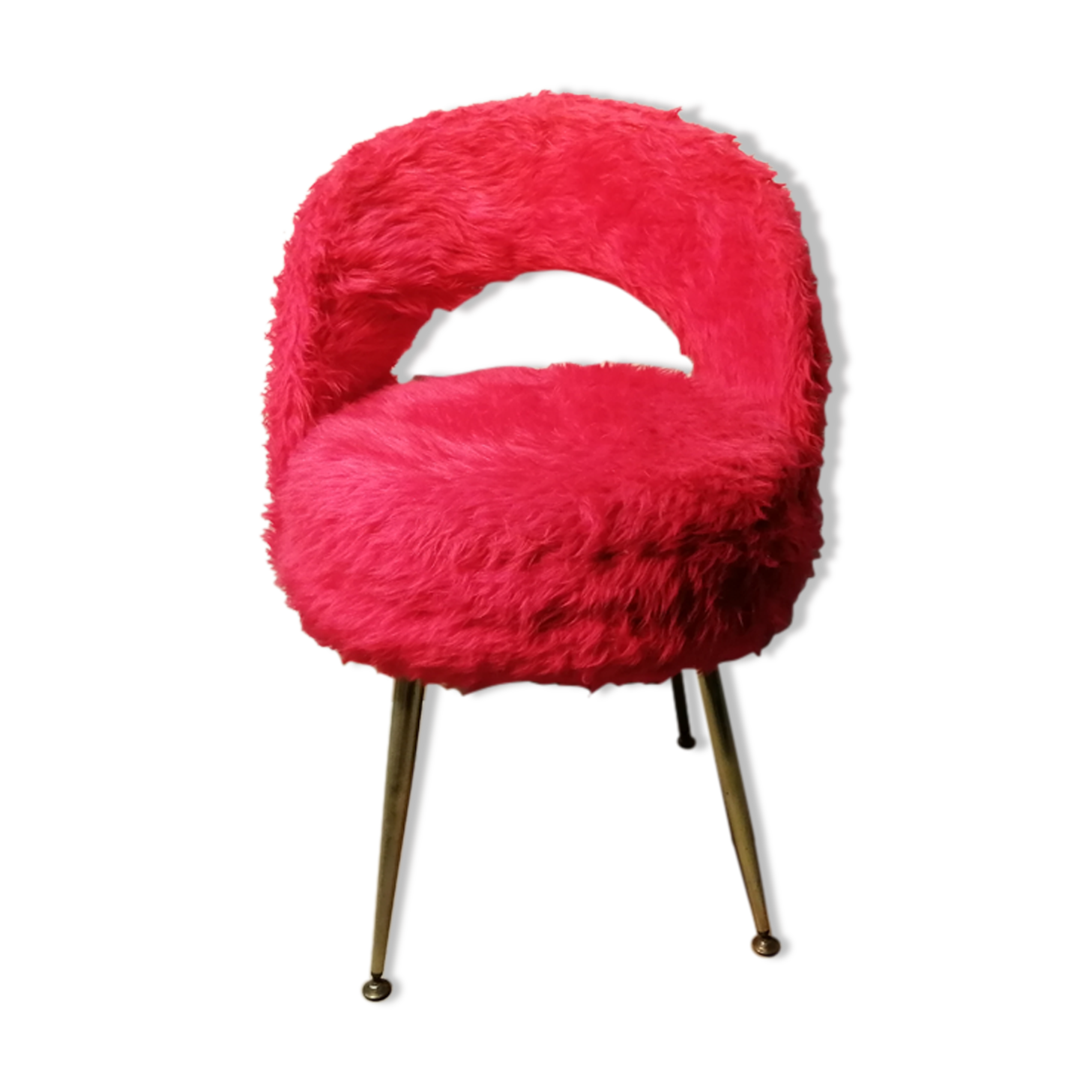 Pelfran-minded red Moumoute armchair