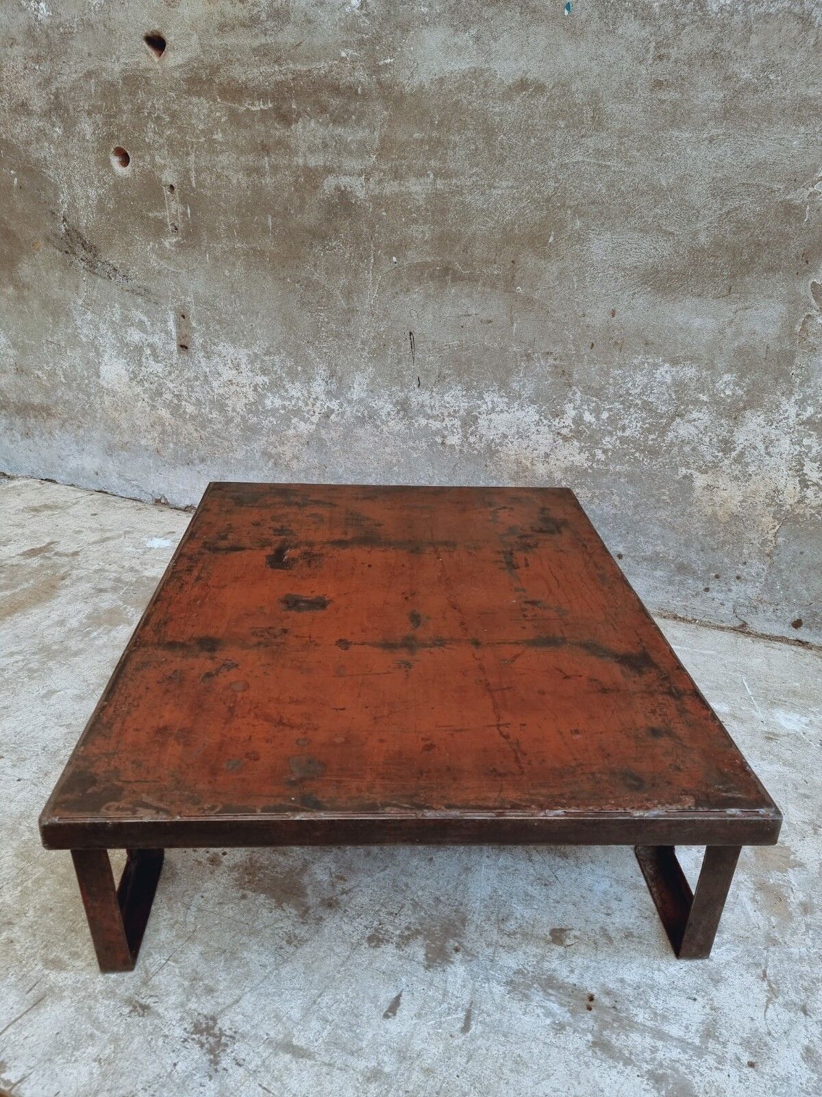 Industrial coffee table pallet table steel cinnamon brown